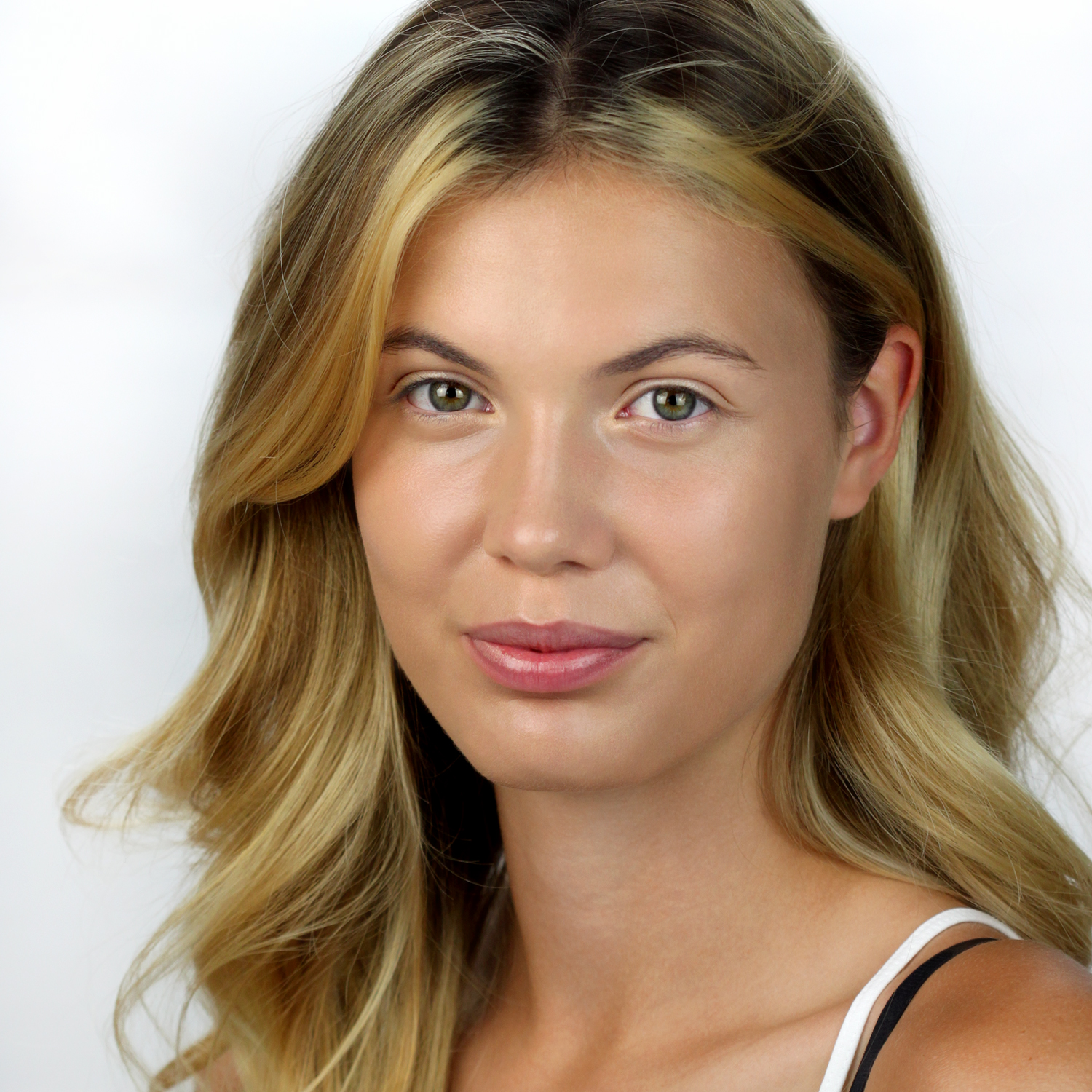 Moyra GenZ Clever Cover DD krém Silk Touch No. 03 Moyra GenZ Clever Cover DD krém Silk Touch No. 03