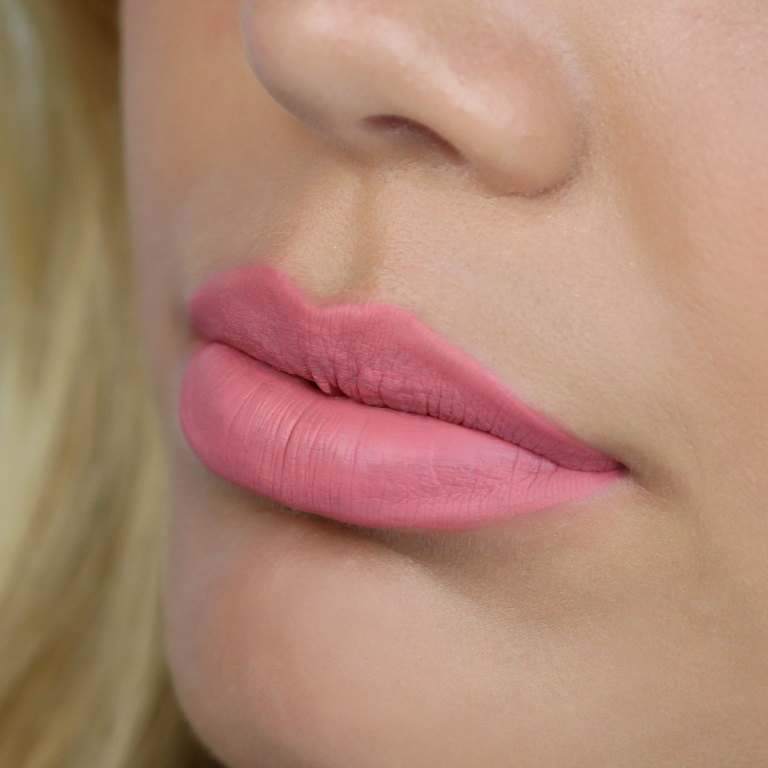 Had me at hello - Hosszantartó folyékony ajakrúzs No.03 Euphoria Had me at hello - Hosszantartó folyékony ajakrúzs No.03 Euphoria