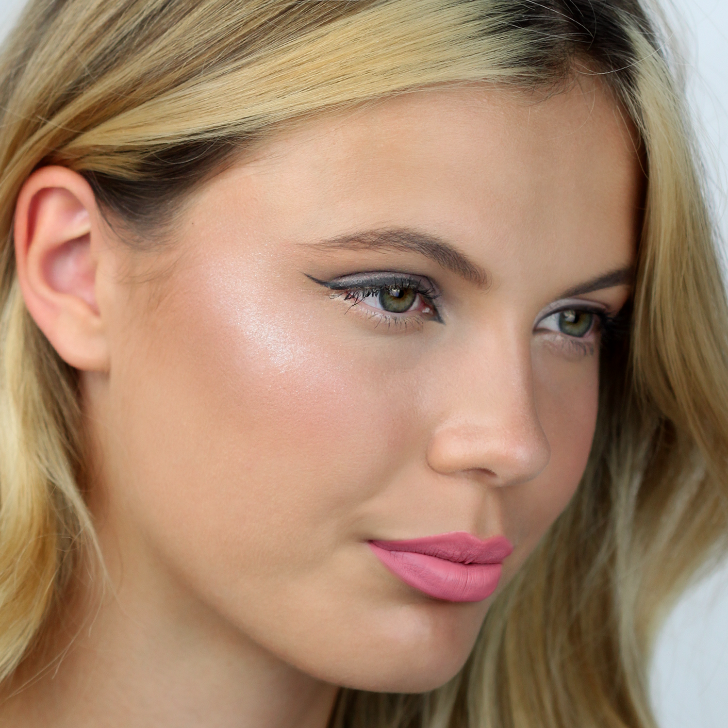 Had me at hello - Hosszantartó folyékony ajakrúzs No.03 Euphoria Had me at hello - Hosszantartó folyékony ajakrúzs No.03 Euphoria